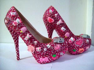 31503-shoes-pink-hello-kitty-glammed-shoes